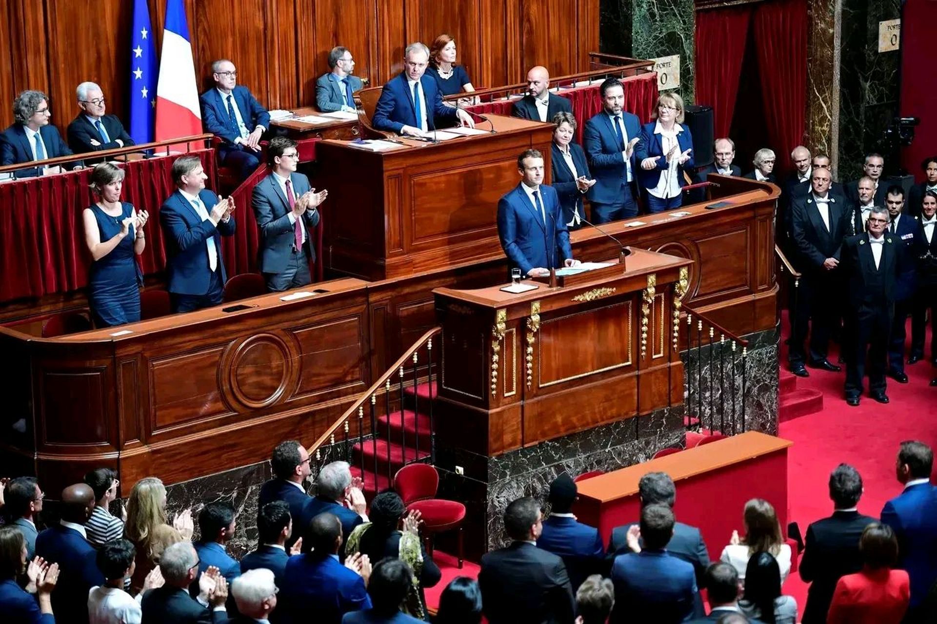 法國國民議會投票彈劾政府，歷史背景與影響