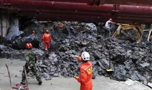 深圳鐵路施工現(xiàn)場坍塌，13人失聯(lián)