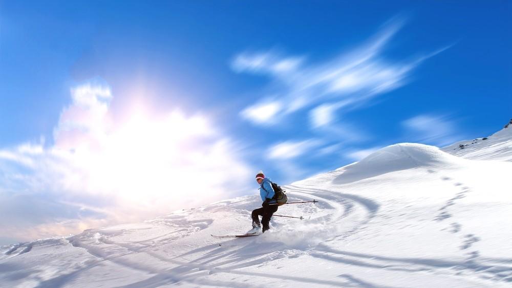 雪場(chǎng)回應(yīng)，滑雪太好需出示證明