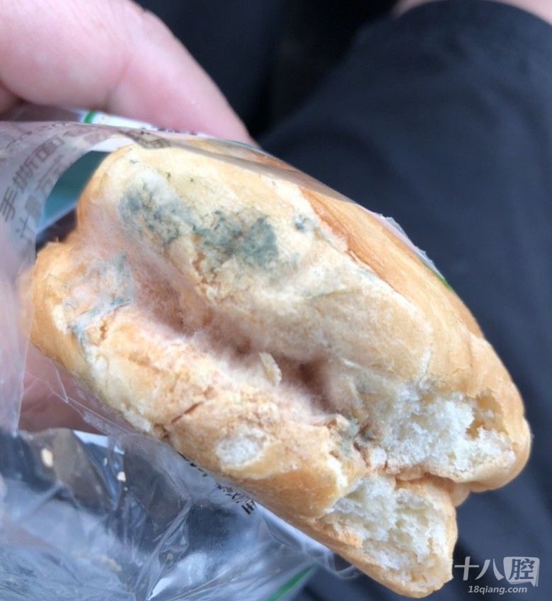 孕媽吃發(fā)霉百草味面包引發(fā)宮縮入院