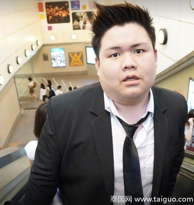 小伙因胖被分手，怒減30斤變帥哥
