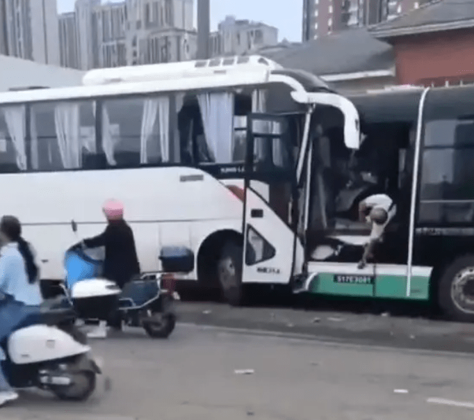 武漢公交車失控事故致1人死亡