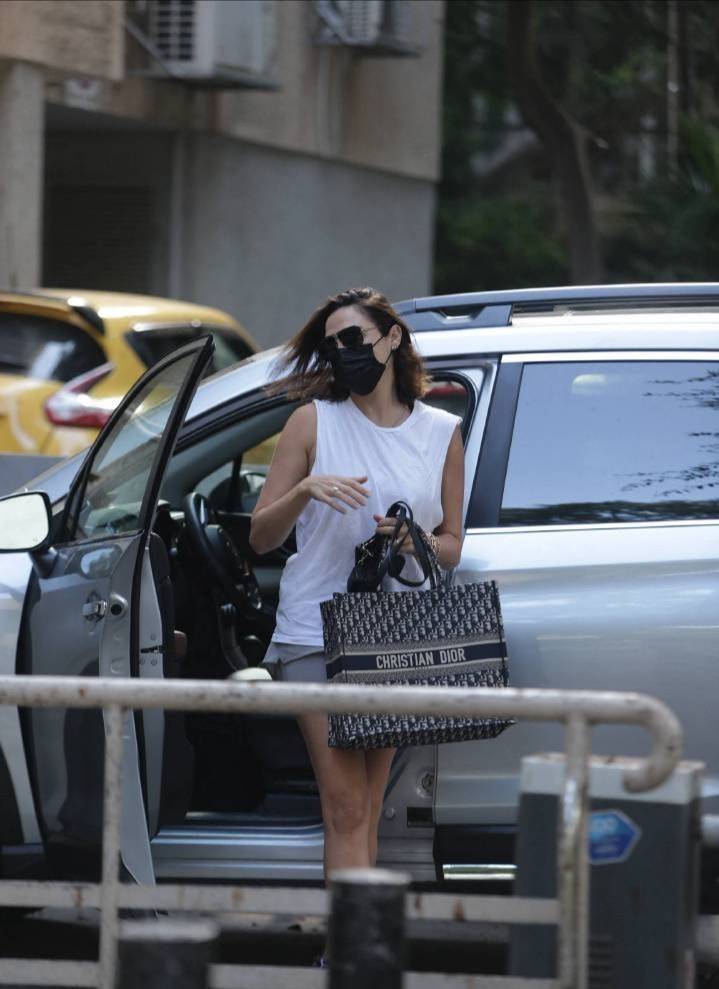 李宛妲下車鏡頭美出圈了