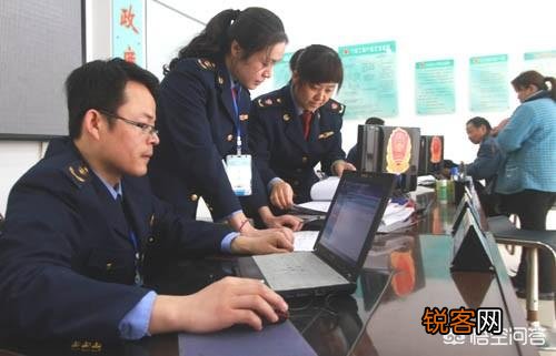多維度解析公務(wù)員市場監(jiān)管工作的實(shí)踐與挑戰(zhàn)