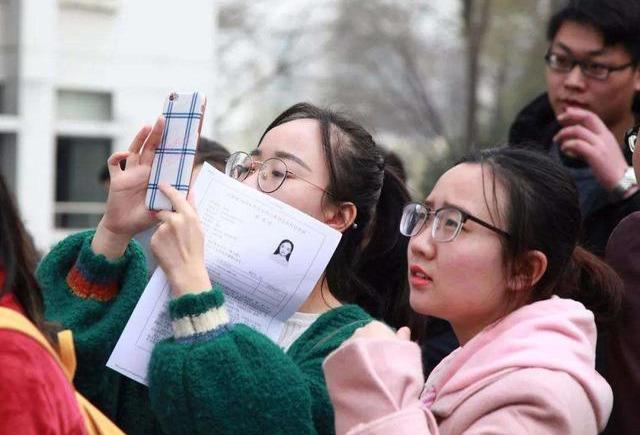 公務(wù)員歷年試題的重要性及其啟示，洞悉考試趨勢，提升備考效率