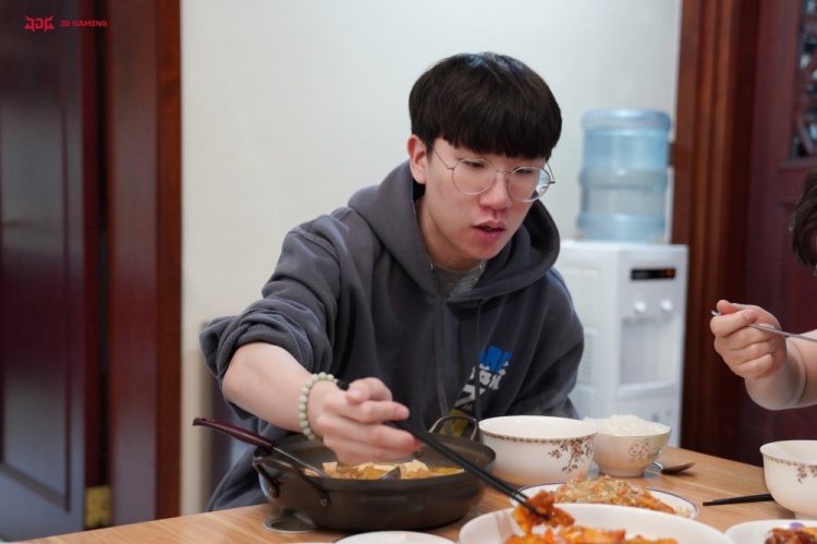 JDG回應(yīng)Ruler伙食差質(zhì)疑