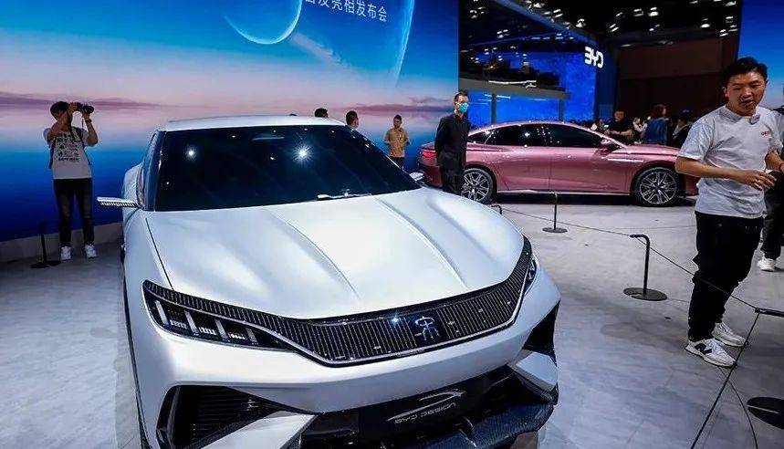 比亞迪索賠500萬，起訴汽車博主