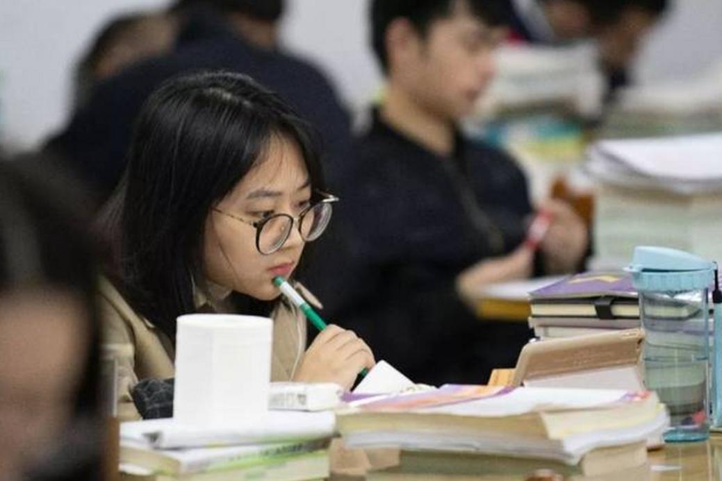 教師事業(yè)編考試復習資料的重要性與備考策略解析
