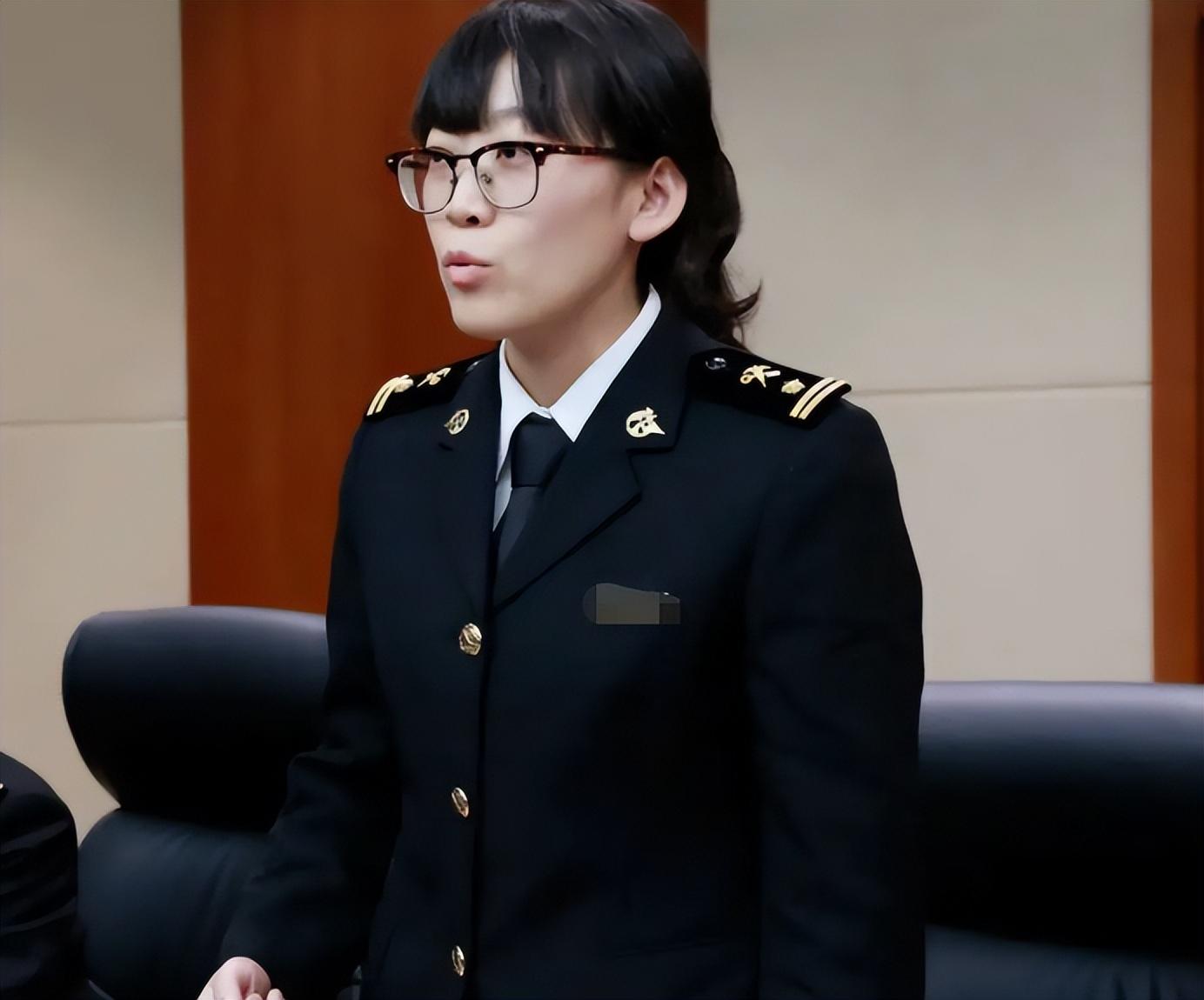 往屆畢業(yè)生是否可以報(bào)考海關(guān)，探討與解讀