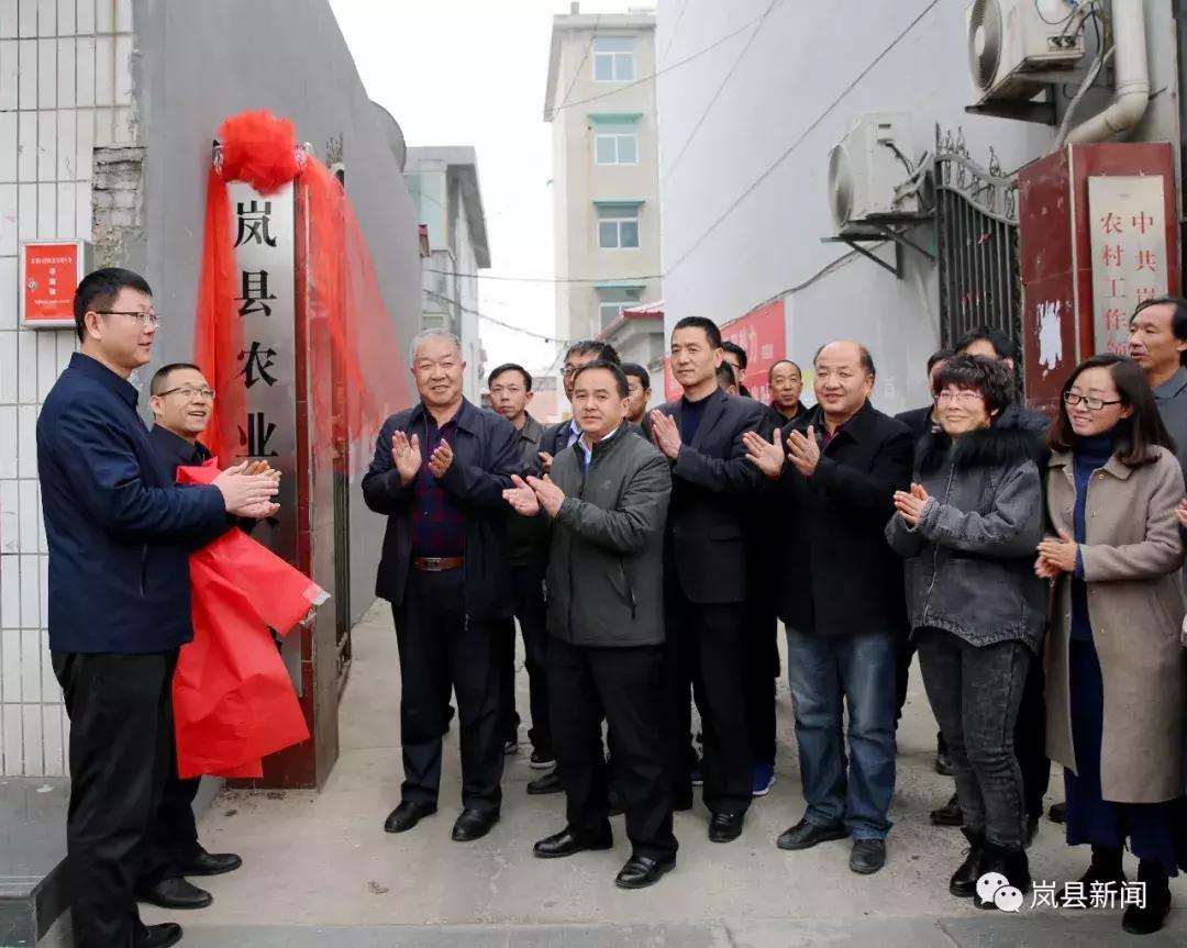 公務(wù)員信息化管理工作的核心內(nèi)容與挑戰(zhàn)解析