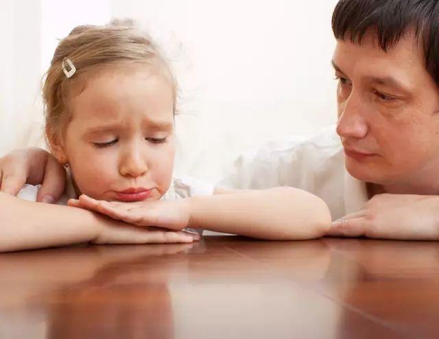 8歲兒子多動(dòng)癥，家長(zhǎng)不惜花費(fèi)數(shù)萬(wàn)請(qǐng)按摩