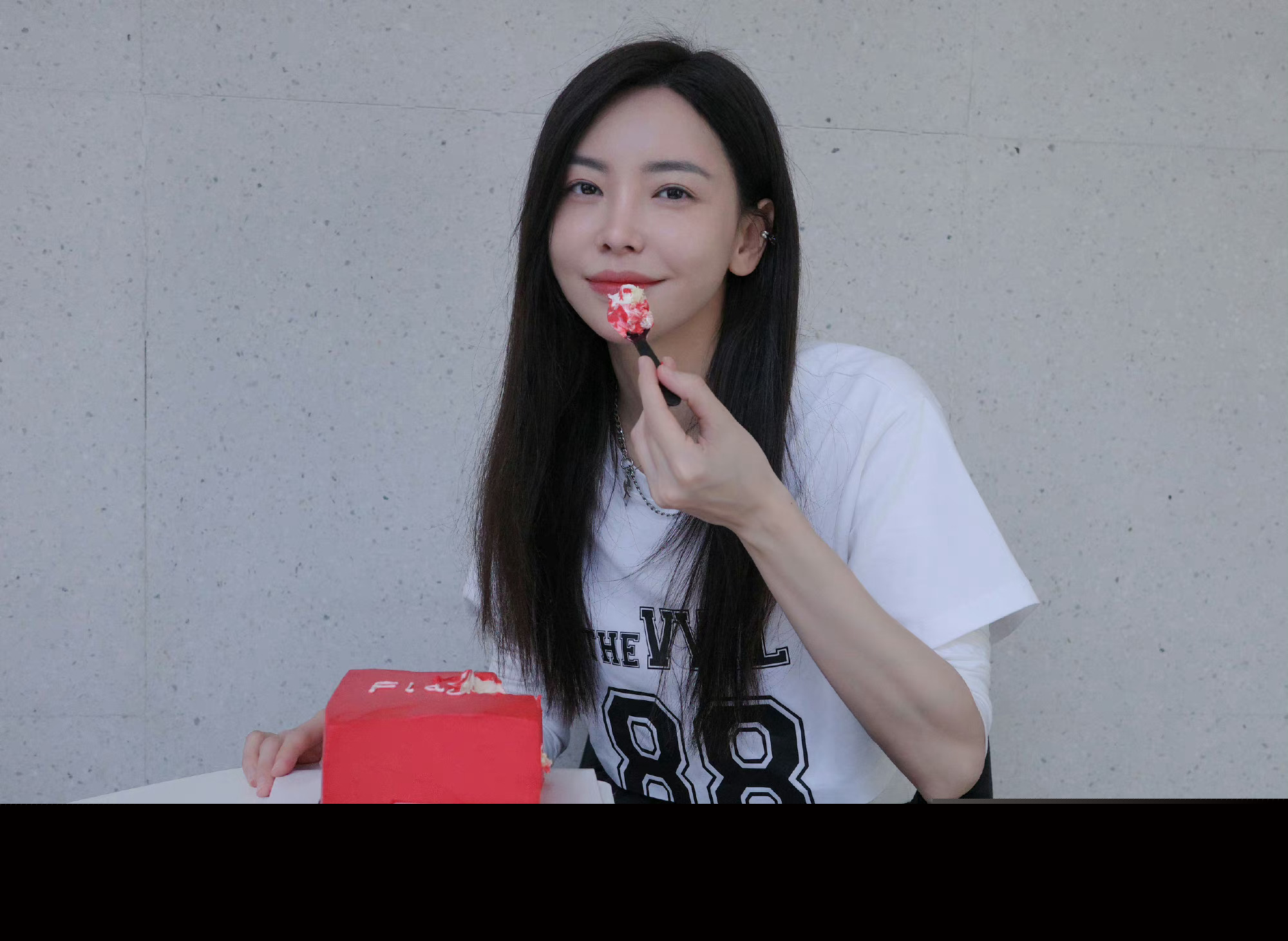 于文文居然喜歡收集彩色廁紙