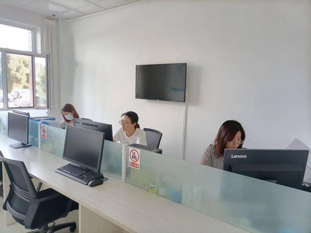 公務(wù)員在信息化建設(shè)管理崗位的角色與挑戰(zhàn)解析