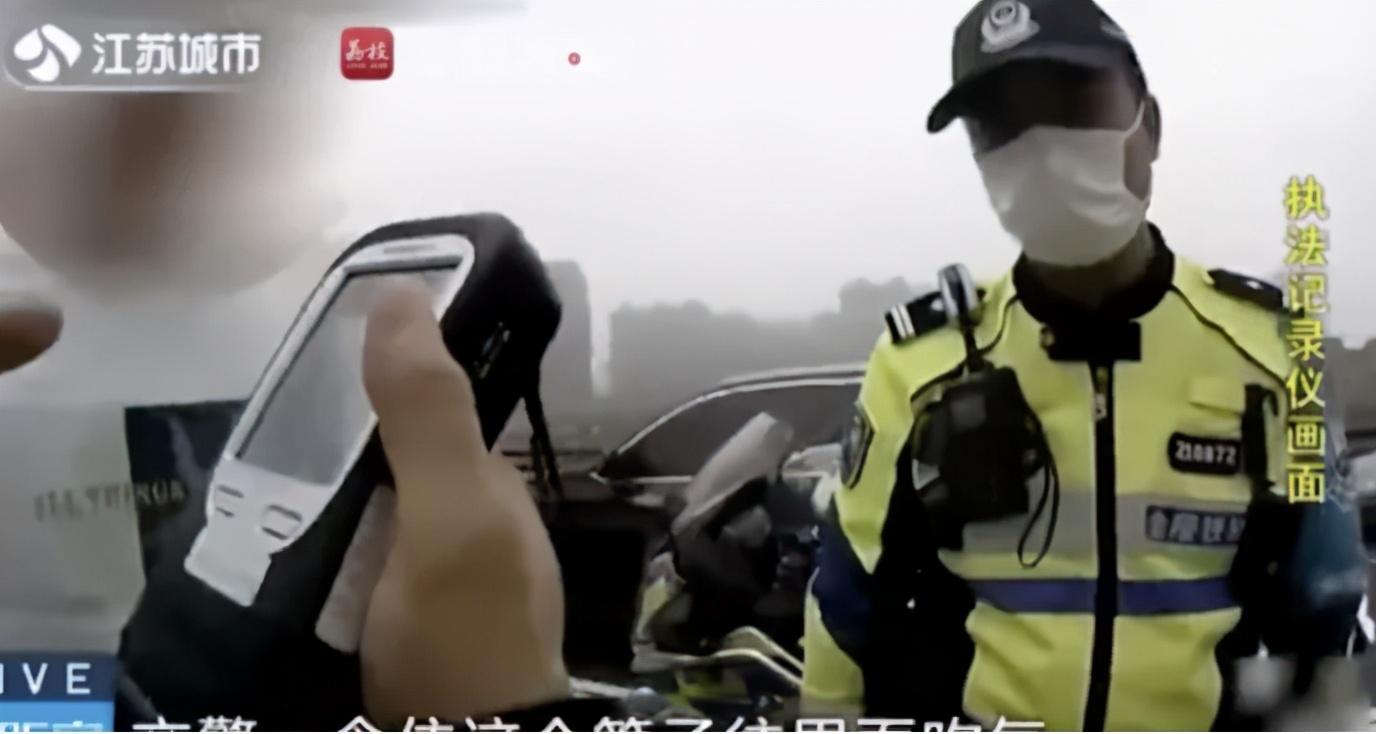 公安局副局長導(dǎo)演假立功，干部醉駕引發(fā)爭議