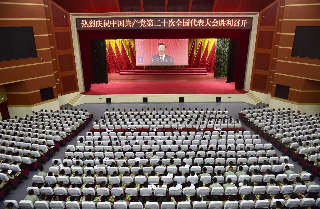 休假武警戰(zhàn)士120秒連救2條人命