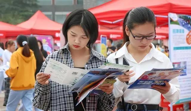 鐵路局秋招九月份公告詳細(xì)解讀，解析招聘政策、流程及注意事項(xiàng)