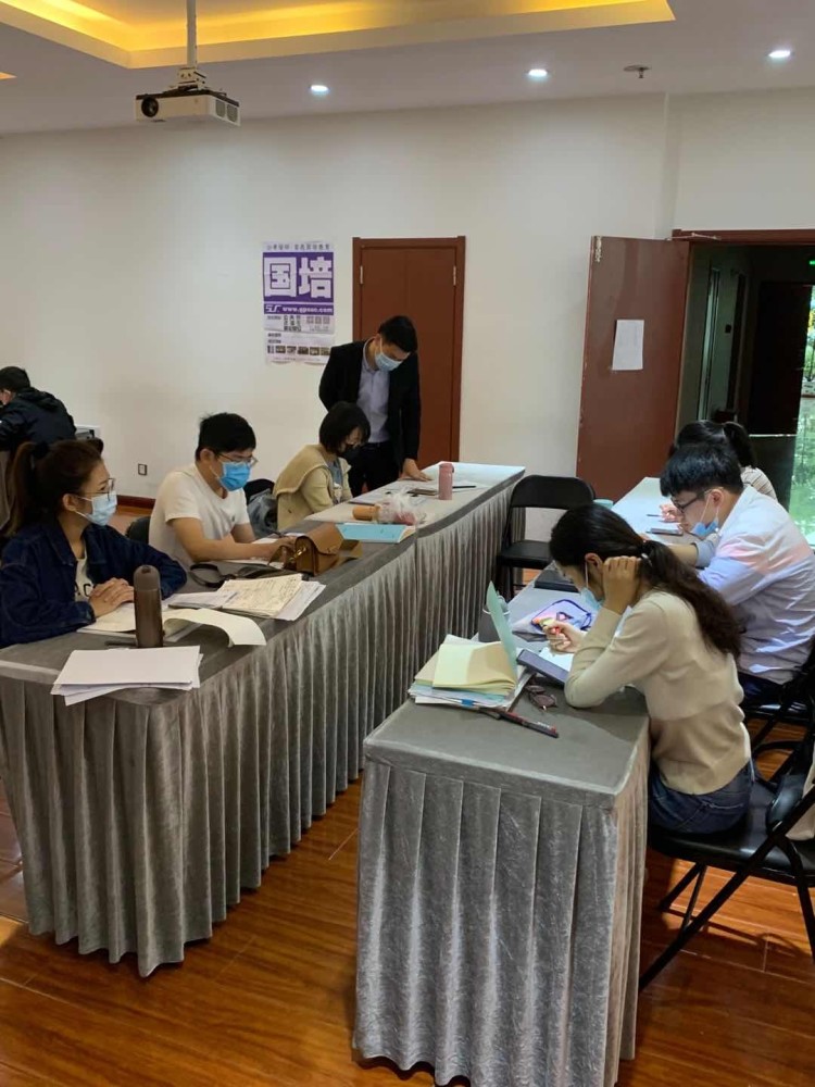 事業(yè)編考試面試現(xiàn)場(chǎng)實(shí)錄，真實(shí)情境展現(xiàn)，助力考生高效備考策略