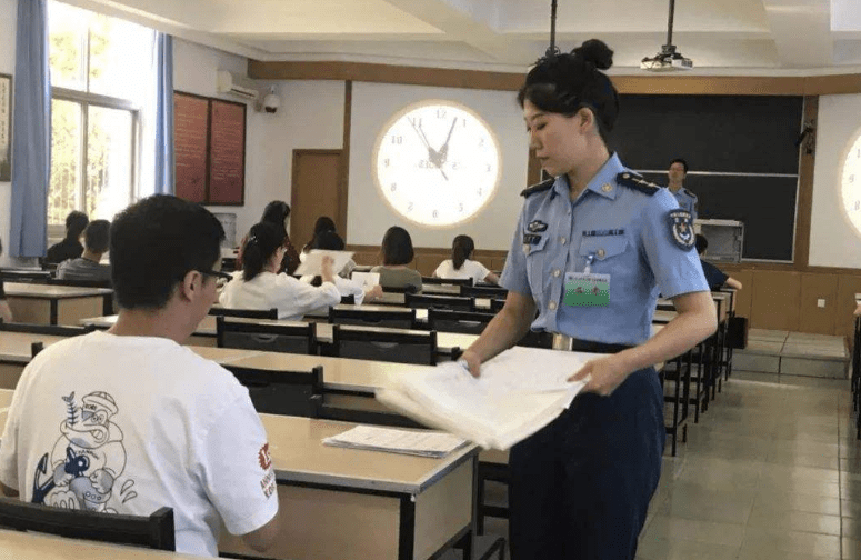 事業(yè)編文職，定義、職責(zé)與職業(yè)發(fā)展路徑探索