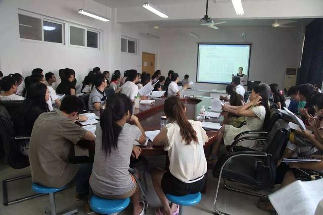 公務(wù)員招聘會計專業(yè)崗位的全面解析與解讀