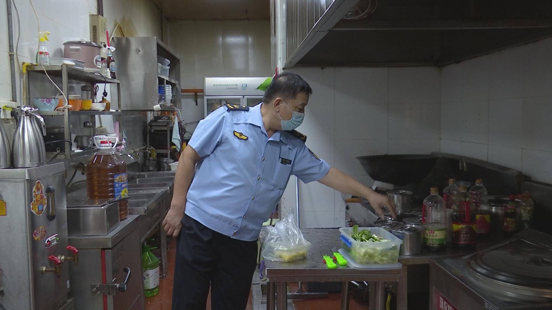 市場(chǎng)監(jiān)督公務(wù)員的職責(zé)與擔(dān)當(dāng)，守護(hù)市場(chǎng)秩序，擔(dān)當(dāng)時(shí)代使命
