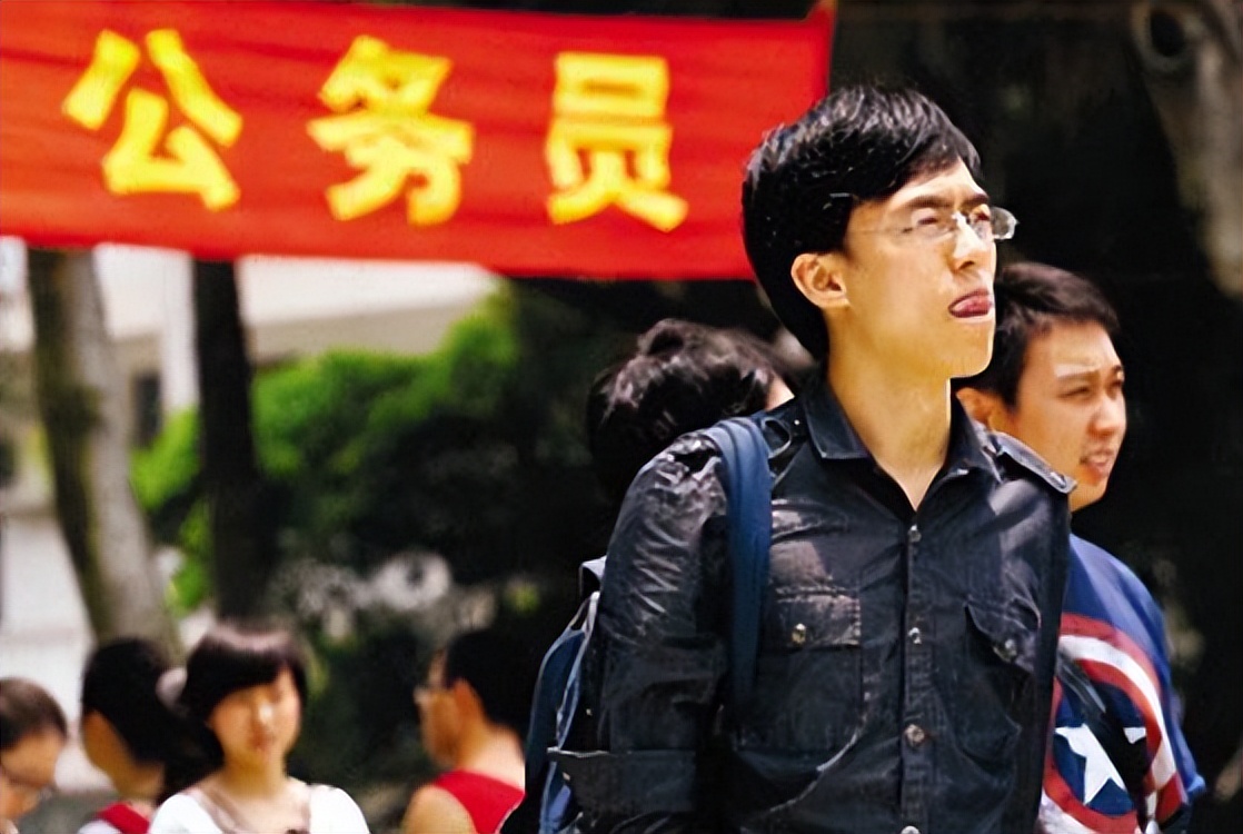 35歲考上公務(wù)員，職業(yè)前景依然光明無(wú)限