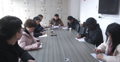 堇色安年，誰(shuí)許我一世荒蕪